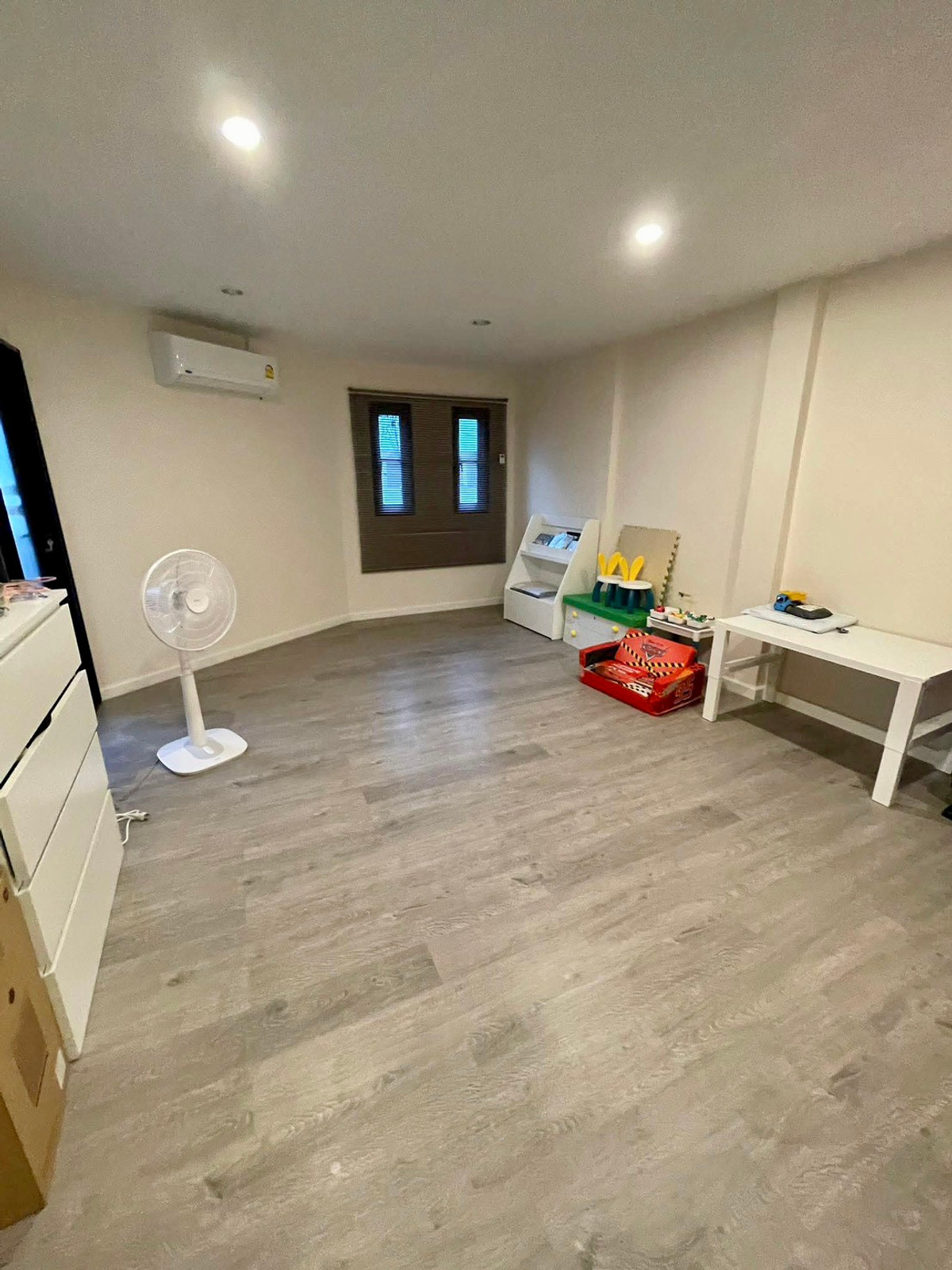For SaleTownhomeBang Sue, Wong Sawang, Tao Pun : Townhome, 3 floors, 2 units, near MRT Wong Sawang / 4 bedrooms (for sale), Townhome Near MRT Wong Sawang / 4 Bedrooms (FOR SALE) BNS030
