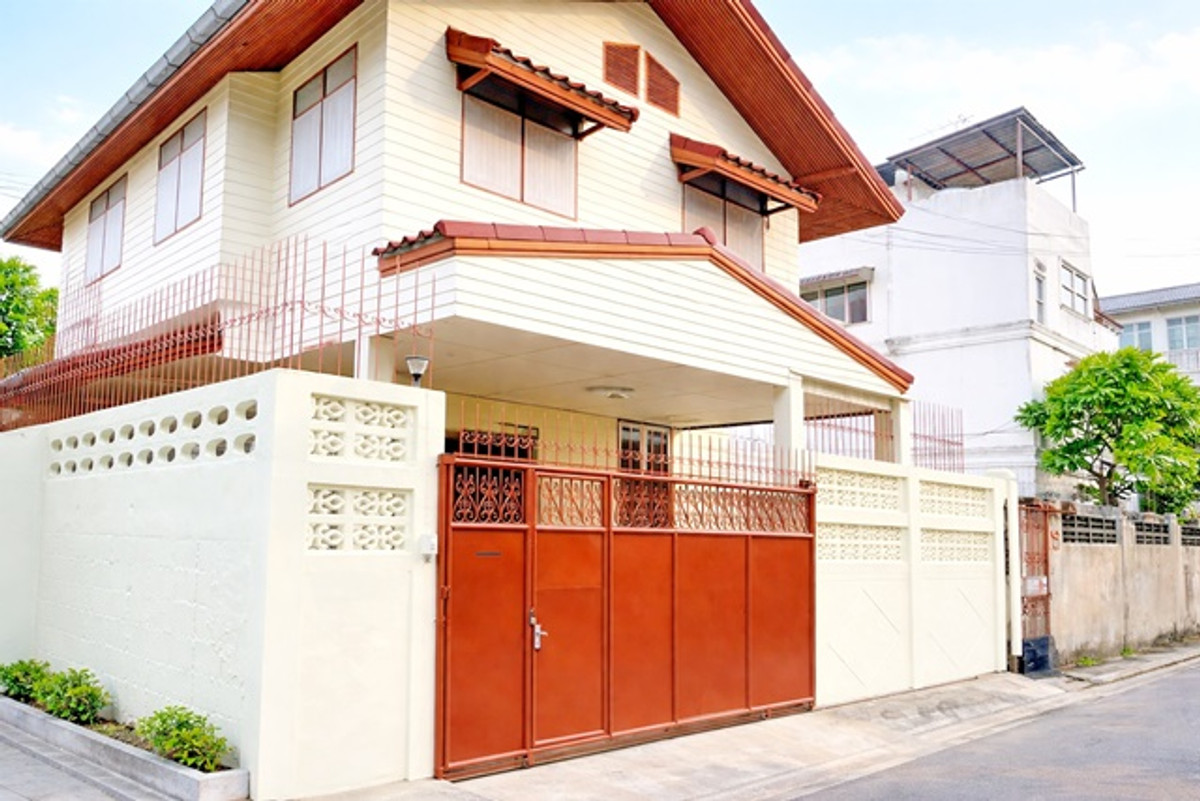 ให้เช่าบ้านรัชดา ห้วยขวาง : ฟอร์จูนทาวน์ 500 ม. 4นอน 2น้ำ ใกล้ MRT พระราม 9 700ม. เซ็นทรัล พระราม 9 ทำเลรัชดา1-5