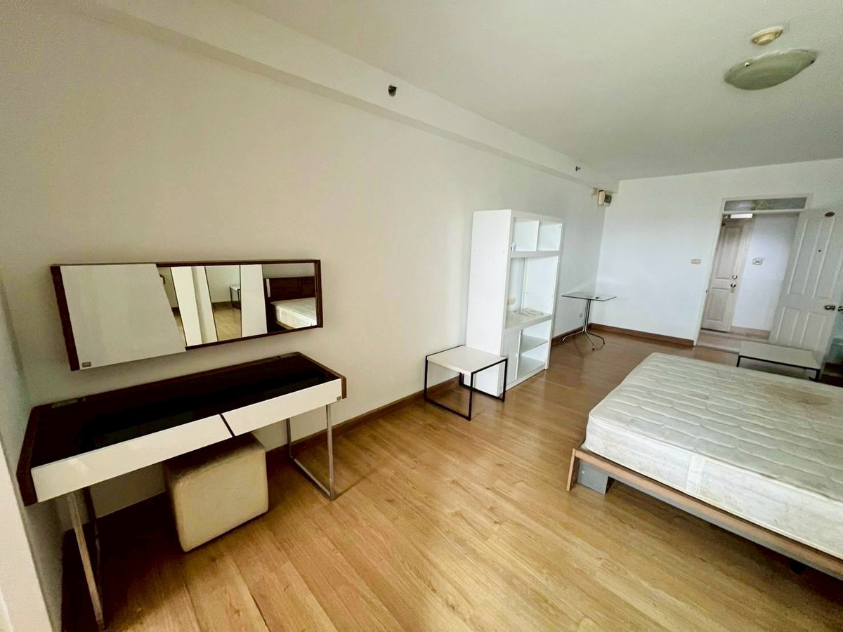 For SaleCondoPattanakan, Srinakarin : Urgent sale, cheap sale, Condo Supalai Park Srinakarin, ready to move in, Condo Supalai Park Srinakarin, property code: C8430