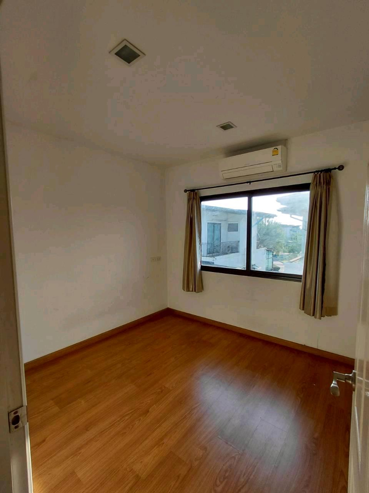 ให้เช่าบ้านนวมินทร์ รามอินทรา : 🏡 ให้เช่า โกลเด้นท์ เพรสทีช สุขาภิบาล5 พร้อมเข้าอยู่