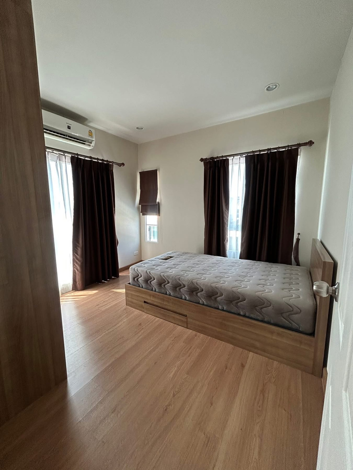 ให้เช่าบ้านสมุทรปราการ สำโรง : ให้เช่าบ้านเดี่ยว มบ.ภัสสร เทพารักษ์-บางนา (บางพลี) ใกล้ Big C บางพลี และเยส บางพลี