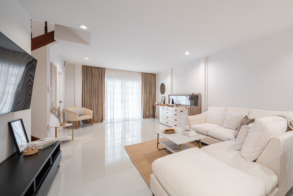 ให้เช่าทาวน์โฮมสมุทรปราการ สำโรง : หมู่บ้านศิริคาม (Sirikham Village) สุขุมวิท 72 ตั้งอยู่ในซอยสุขุมวิท 72 ตำบลสำโรงเหนือ