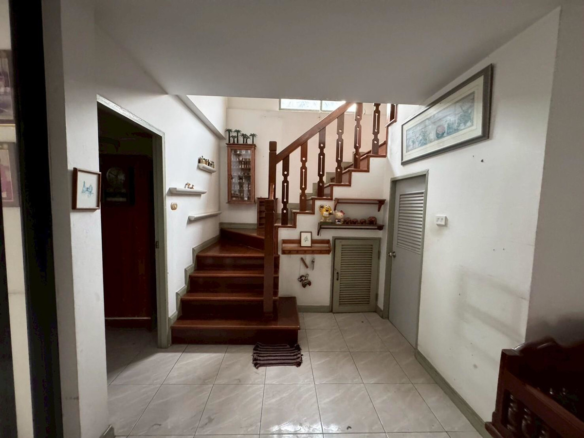 ขายบ้านพัทยา บางแสน ชลบุรี สัตหีบ : ขายด่วน !!! Rare Item บ้านเดี่ยวที่ดินใหญ่สะใจ 83 ตร.ว ทำเลทองใกล้บางแสน-หนองมน หมู่บ้านคันทรี่ปาร์ค ชลบุรี (บางแสน-ห้วยกะปิ) ราคานี้หาไม่ได้แล้ว !!