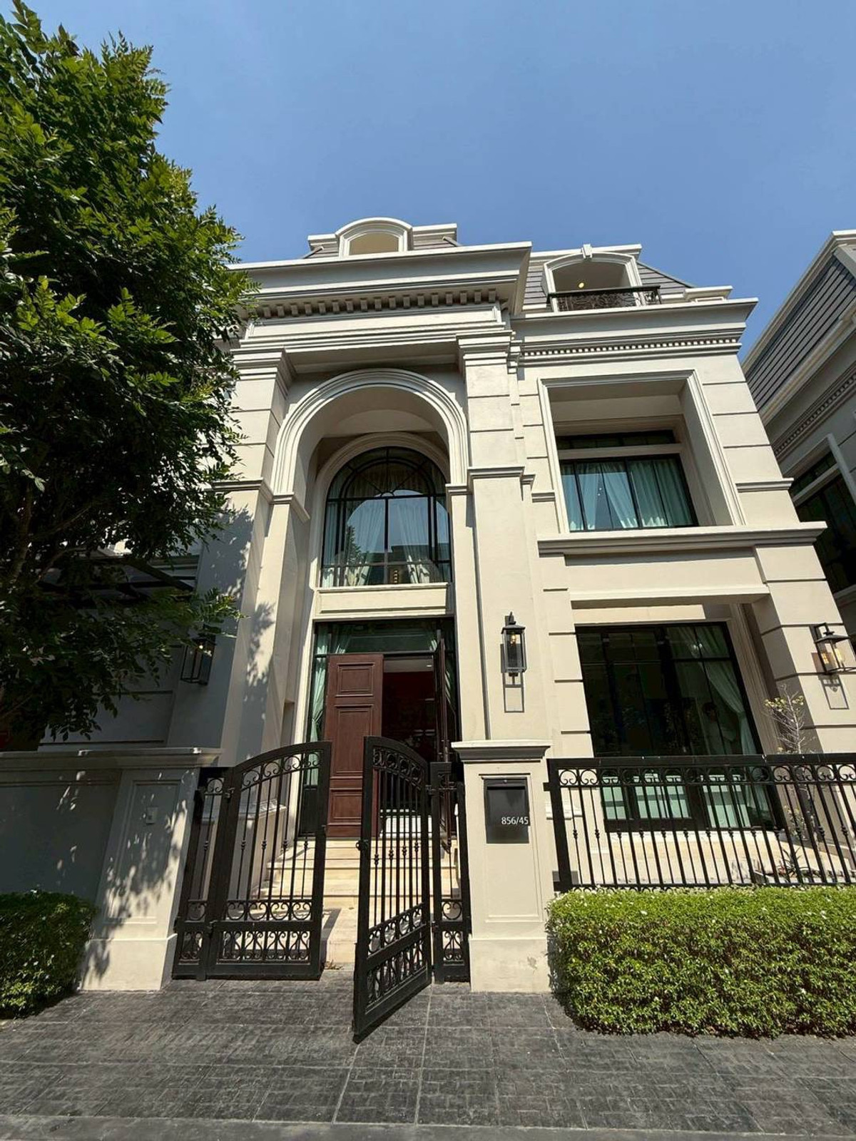 ให้เช่าบ้านพระราม 3 สาธุประดิษฐ์ : บ้าน Welton พระราม3 ให้เช่า 6ห้องนอน 7ห้องน้ำ 2ห้องแม่บ้าน เฟอร์นิเจอร์พร้อมอยู่ เครื่องใช้ไฟฟ้าครบ