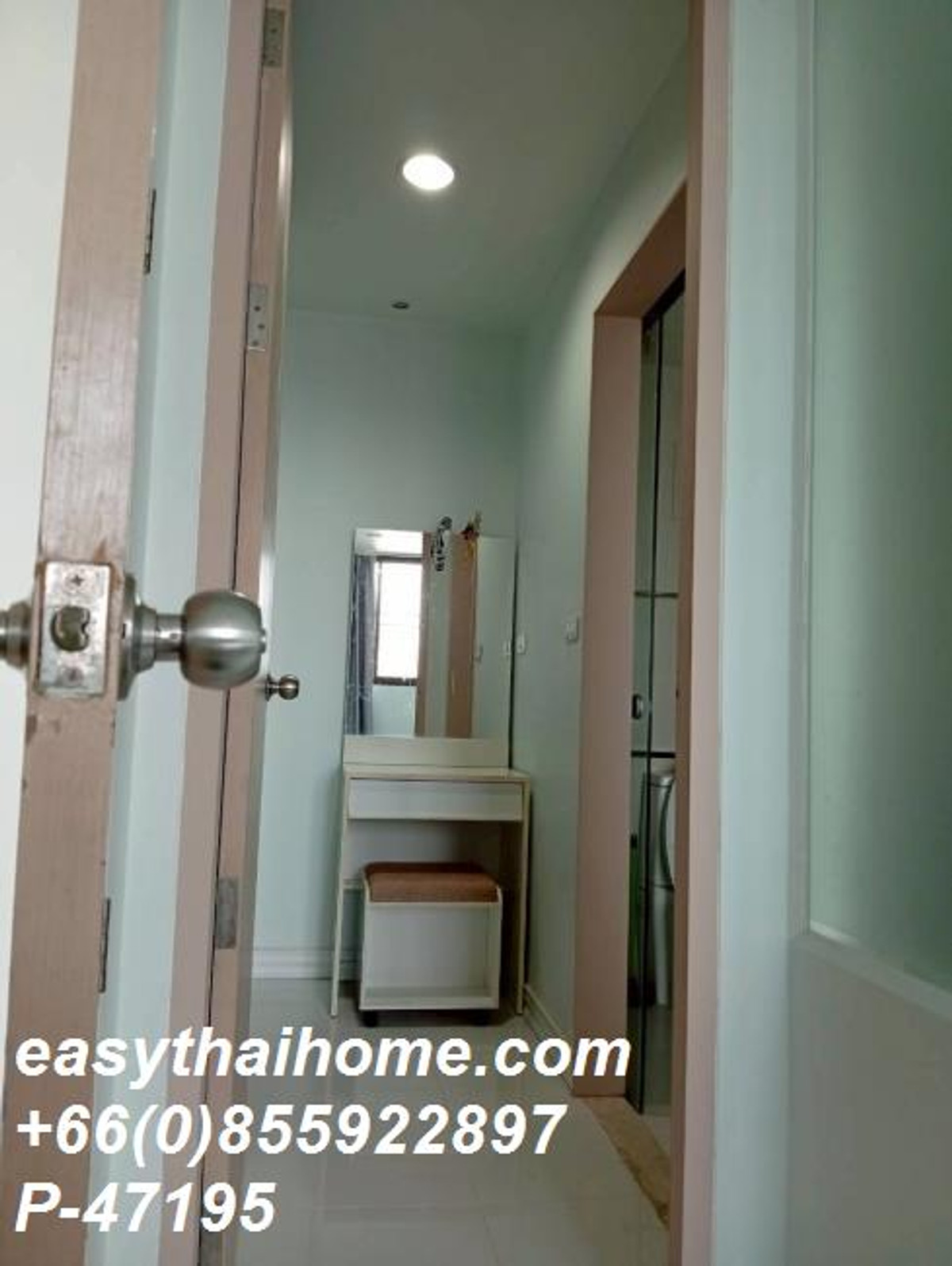 For RentCondoWongwianyai, Charoennakor : P-47195 IDEO Blucove Sathorn: Stunning City View 1-Bedroom for Rent Near Wongwian Yai  BTS  - 12,000 THB Line Id: @easythaihome 085-592-2897