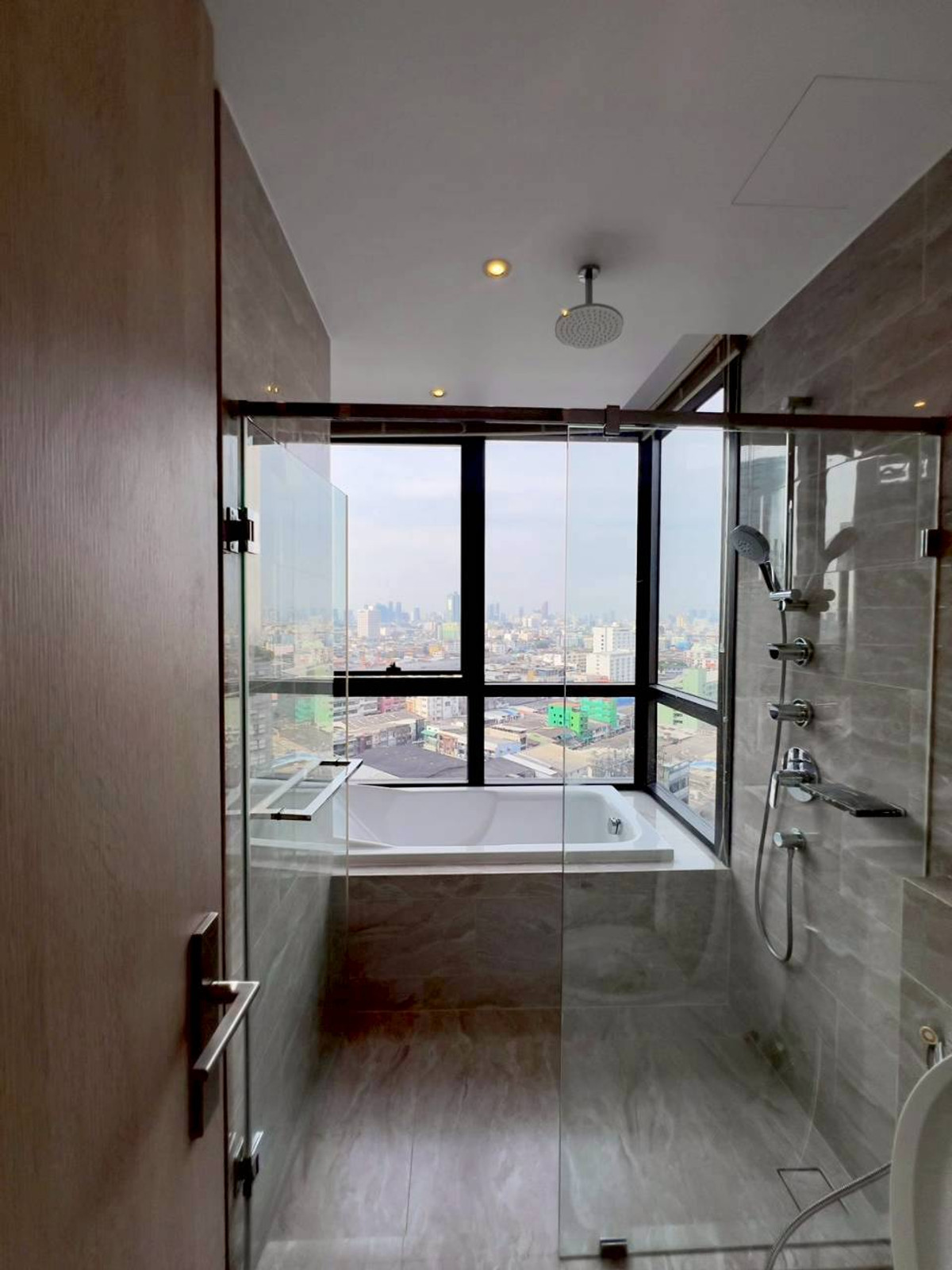 ให้เช่าคอนโดพระราม 9 เพชรบุรีตัดใหม่ RCA : ให้เช่าคอนโด Ashton Asoke - Rama 9 ตกแต่งครบครัน (S15-42577)