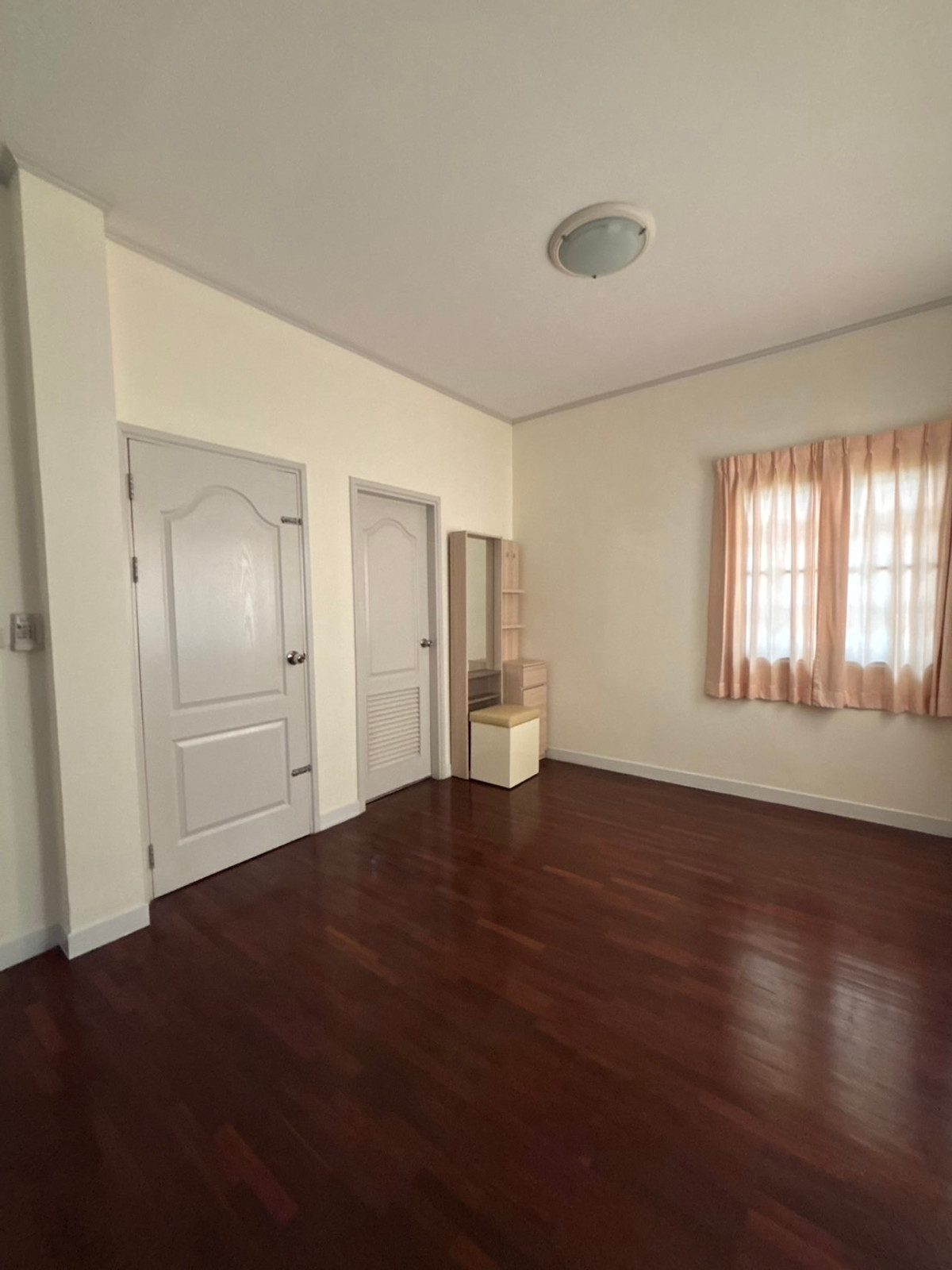 ให้เช่าบ้านมีนบุรี-ร่มเกล้า : บ้านเดี่ยวให้เช่าพร้อมเข้าอยู่ Parkway Chalet รามคำแหง 190