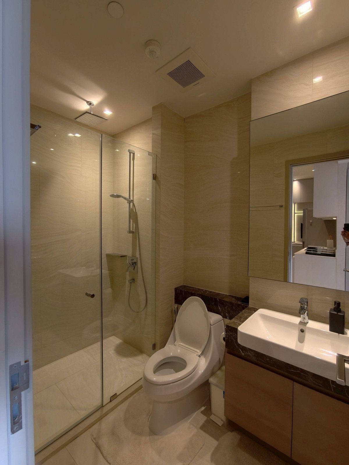 ขายคอนโดสีลม ศาลาแดง บางรัก : Ashton Silom【𝐒𝐄𝐋𝐋 & 𝐑𝐄𝐍𝐓】🔥โทนเข้มทรงพลัง เสริมลุคดูแพงแบบชัดเจน🔥 ติดต่อไลน์ไอดี: @hacondo