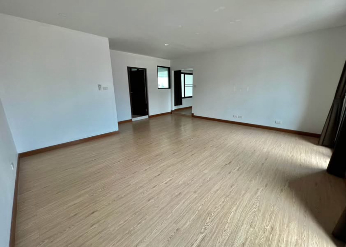 For RentTownhomeChaengwatana, Muangthong : Townhome/home office for rent Premium Golf Village, Muang Thong Thani, near IMPACT and Central Chaengwattana.