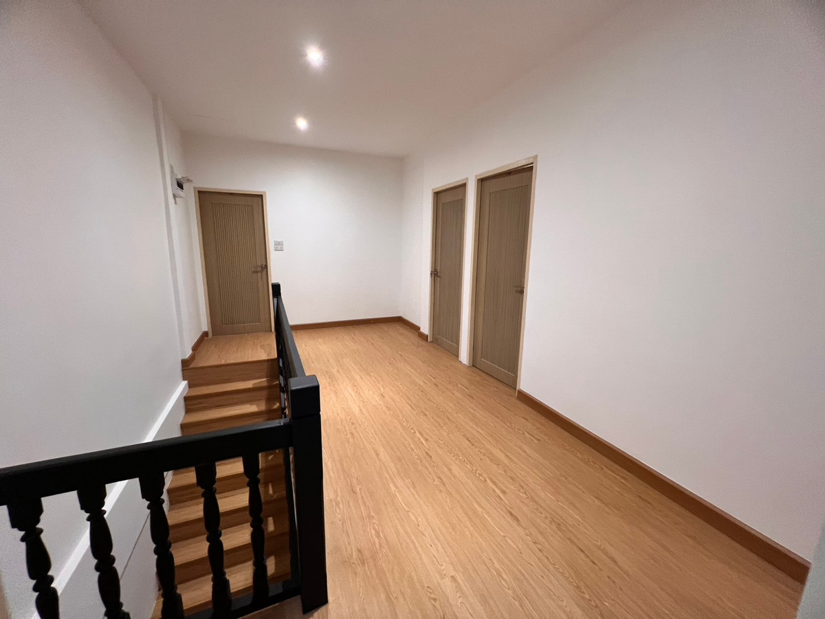 ขายทาวน์โฮมปิ่นเกล้า จรัญสนิทวงศ์ : ทาวน์โฮม 2 ชั้น 22.6 ตรว. รีโนเวทใหม่ พร้อมเฟอร์นิเจอร์ ถนนจรัญสนิทวงศ์ 35 ติดรถไฟฟ้า MRT