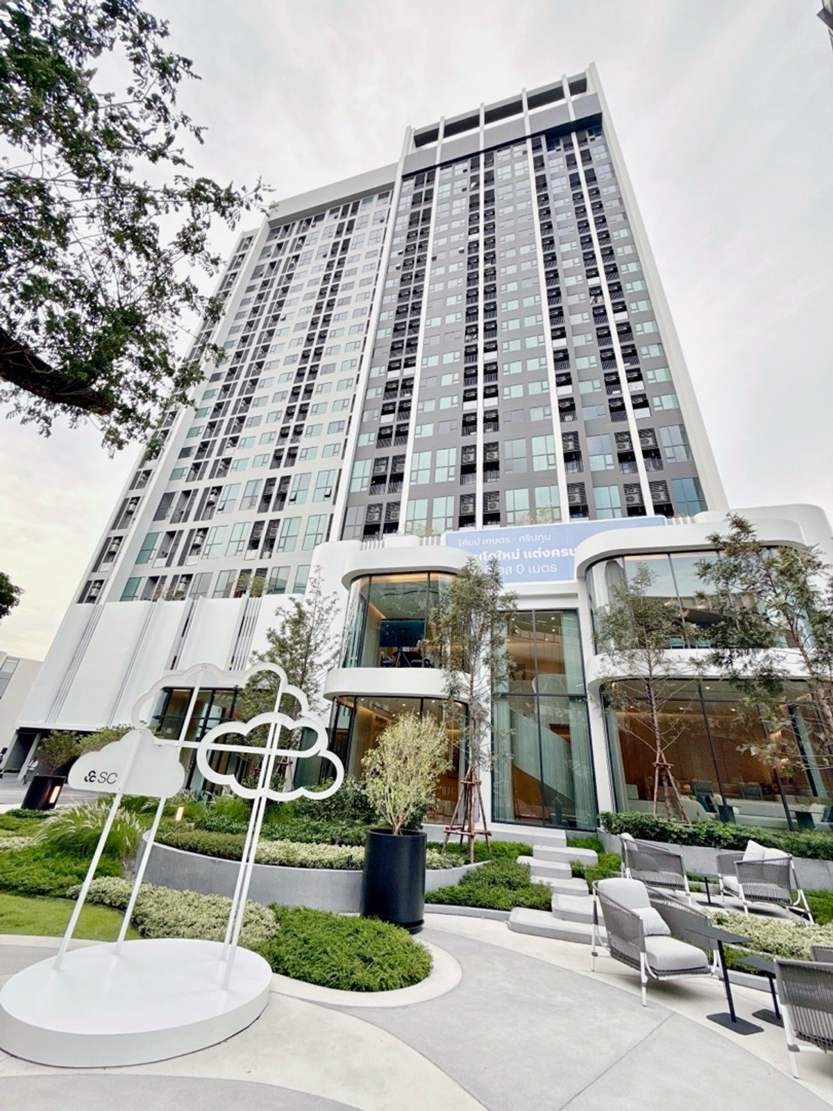 For SaleCondoKasetsart, Ratchayothin : 𝐂𝐎𝐁𝐄 𝐊𝐀𝐒𝐄𝐓 Sripatum, easy installments 𝟖,𝟗𝟎𝟎/month 𝐅𝐫𝐞𝐞 down payment 𝐎 baht, new room, ready to move in, cheapest promotion.