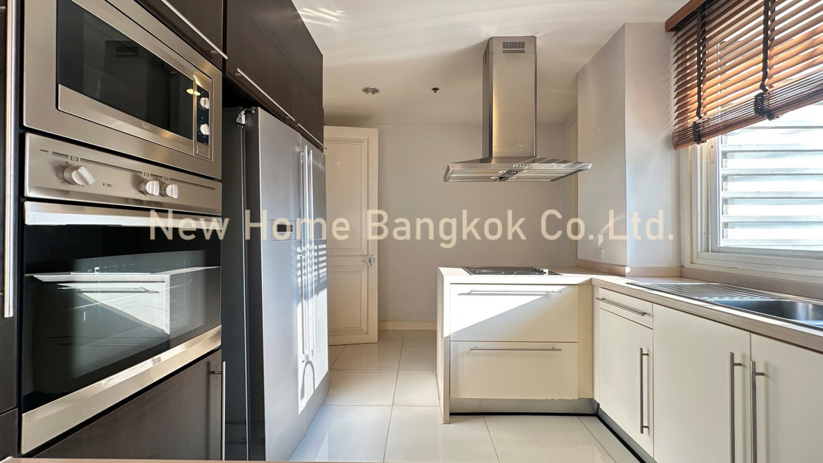 For RentCondoSathorn, Narathiwat : Luxury Condo for Rent – Sathorn | 250 sqm Corner Unit