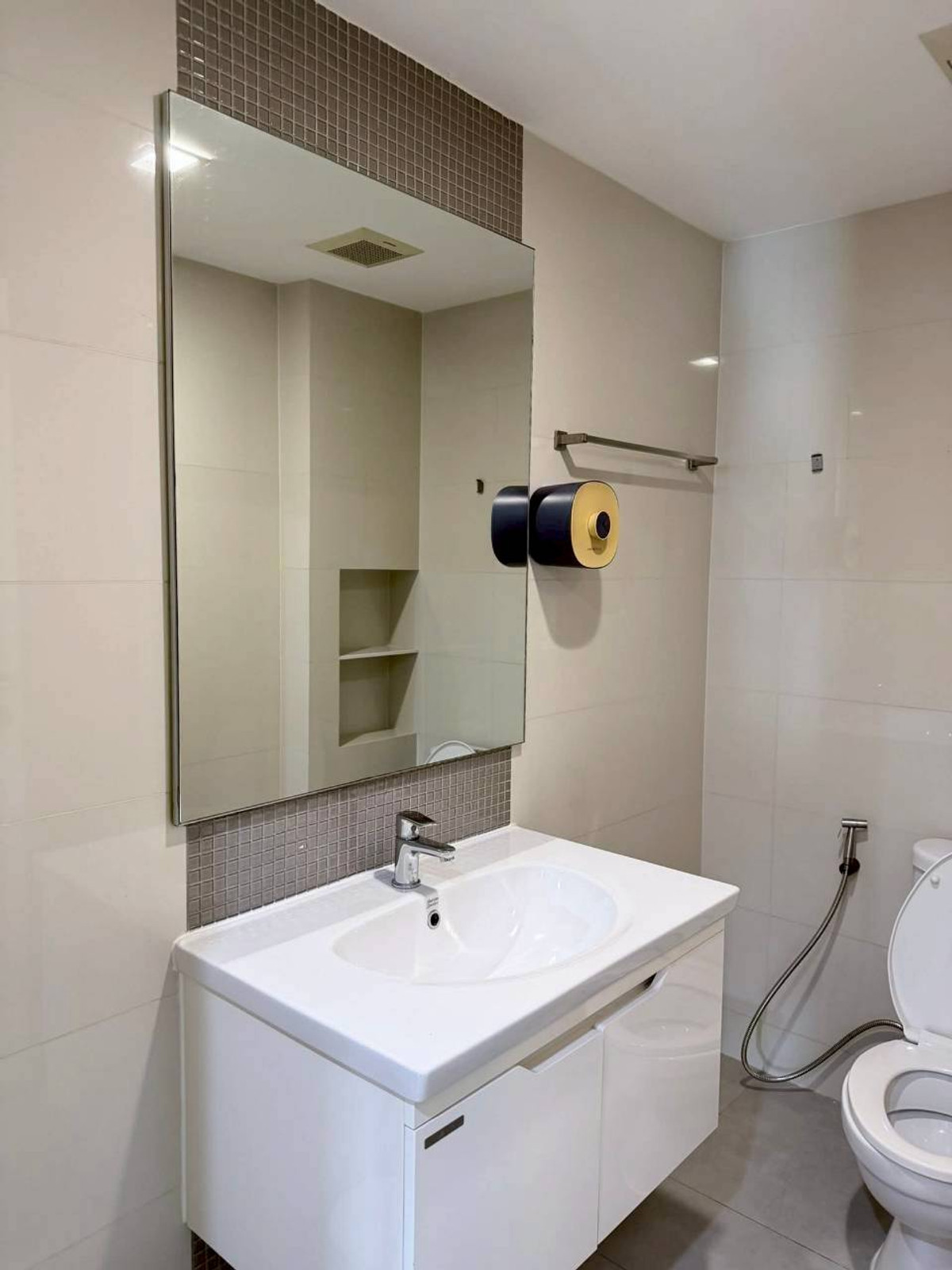 ให้เช่าคอนโดสุขุมวิท อโศก ทองหล่อ : ✅ MAETR103 ✅ Line : @p2nproperty