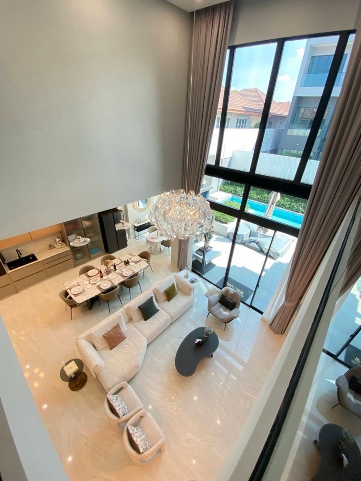 ให้เช่าบ้านเลียบทางด่วนรามอินทรา : บ้านเช่าหรู พูลวิลล่า 3 ชั้น พร้อมลิฟท์ส่วนตัว เฟอร์ครบ พร้อมเข้าอยู่ ย่านโยธินพัฒนา