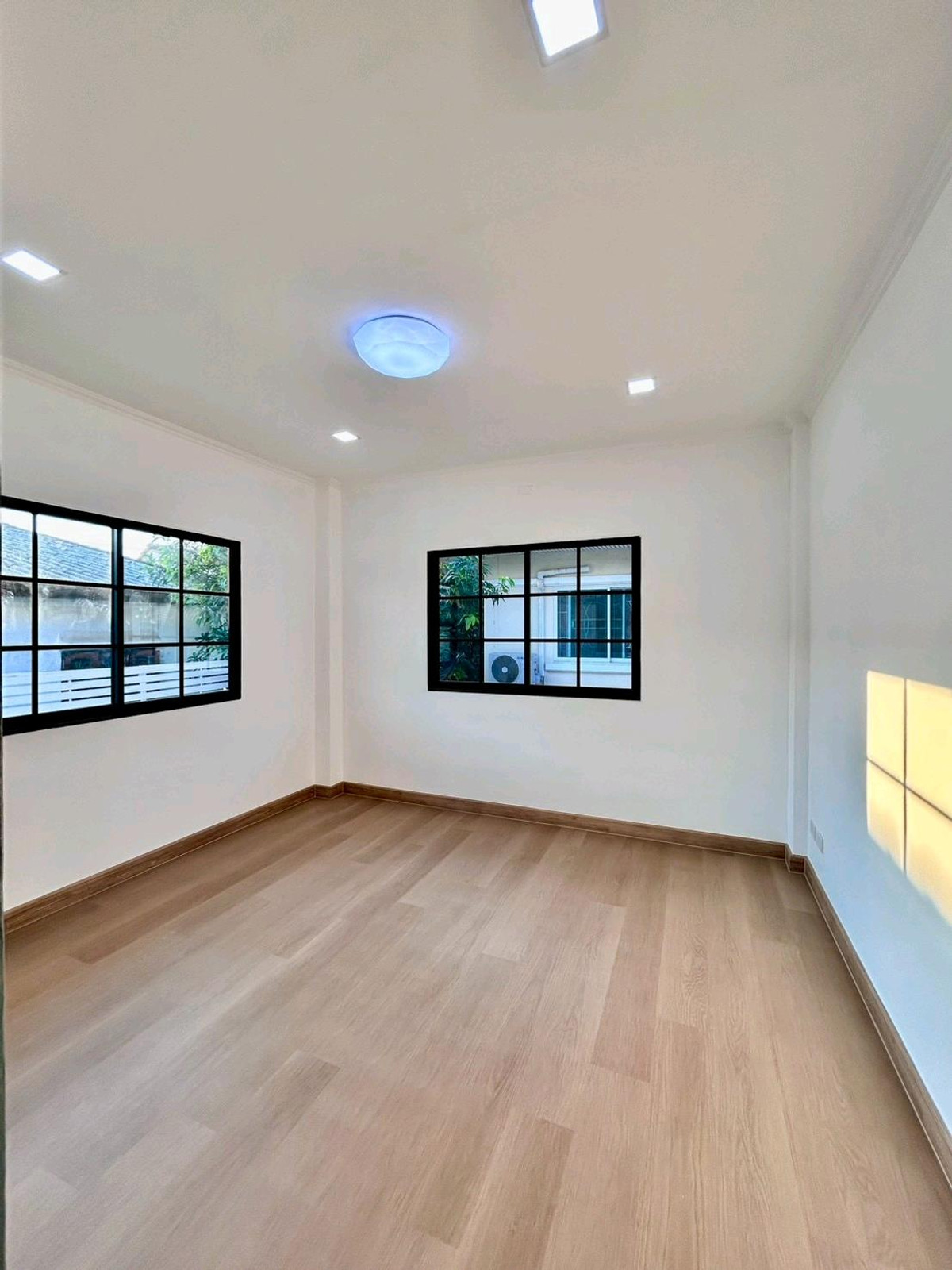 For SaleHouseNawamin, Ramindra : 2-storey detached house, beautifully decorated, ready to move in, location next to the road along Khlong Song. 
Price only 4,990,000 baht