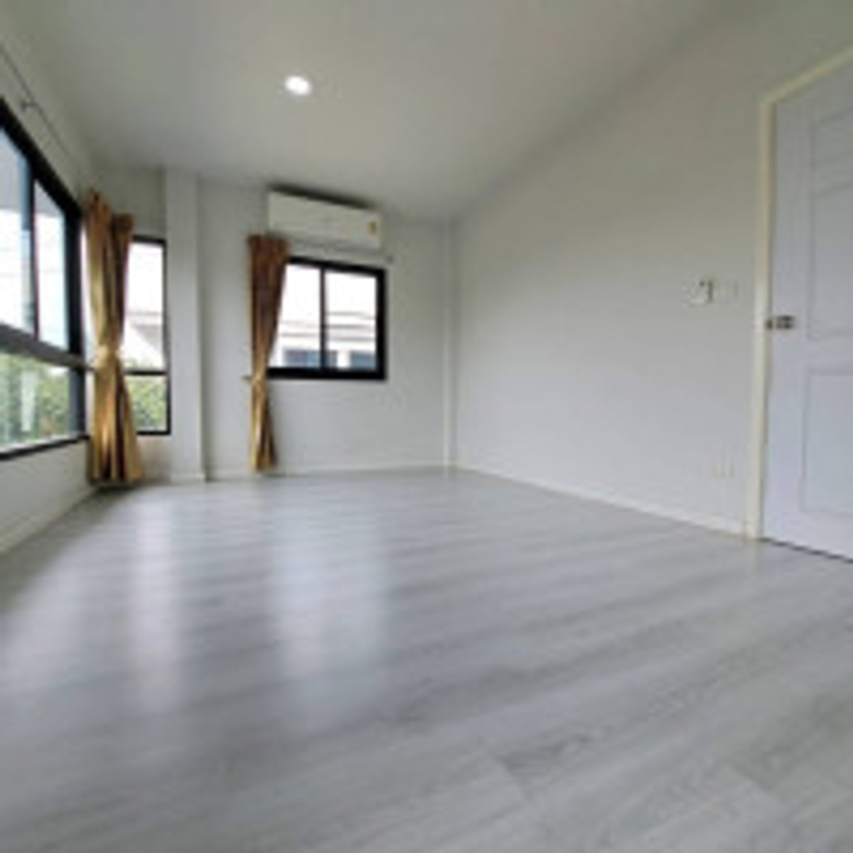 ขายบ้านเลียบทางด่วนรามอินทรา : ขายบ้านเดี่ยว มายโฮม อเวนิว รามอินทรา-จตุโชติ 55 ตร.ว. 4.39 ล้าน! 3 นอน 3 น้ำ ต่อเติมครัวแล้ว แถมแอร์ 3 เครื่อง+เครื่องซักผ้า มุ้งลวดครบ ใกล้ทางด่วนจตุโชติ 