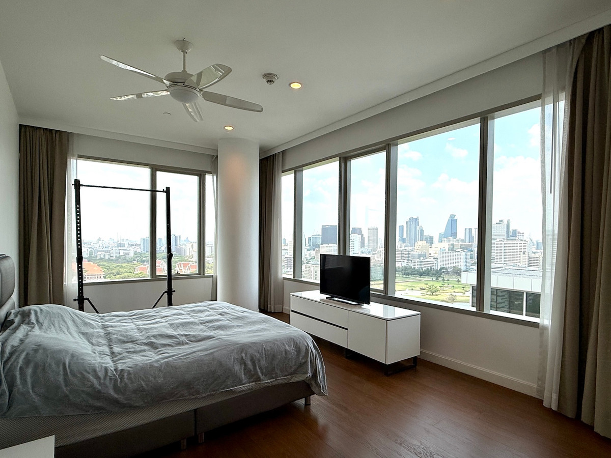 ให้เช่าคอนโดวิทยุ ชิดลม หลังสวน : คอนโด 3 ห้องนอน วิวสวน sport club ใกล้ BTS ราชดำริ