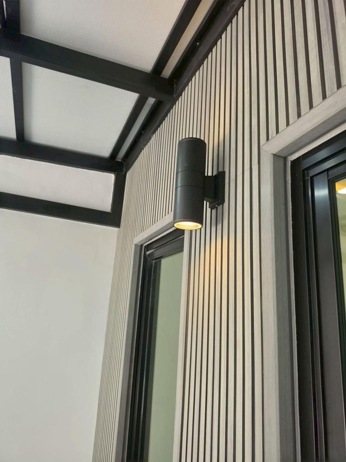 ขายทาวน์โฮมนวมินทร์ รามอินทรา : ขายทาวน์โฮม 2 ชั้น หมู่บ้านตะวันนา จตุโชติ 12 (Tawanna Chatuchot 12) ขนาด 17 ตารางวา 2 ห้องนอน ถนนจตุโชติ แขวงออเงิน เขตสายไหม กรุงเทพมหานคร