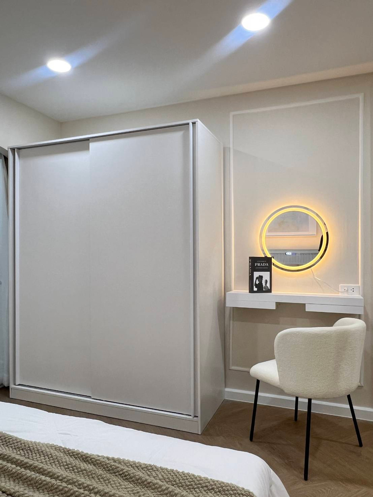 ขายคอนโดรัชดา ห้วยขวาง : 🔥ขายคอนโดสวยแต่งครบ ศรีวรา แมนชั่น x Maplemoon 40 ตรว.ชั้นสูง พร้อมอยู่ ลงทุนคุ้ม