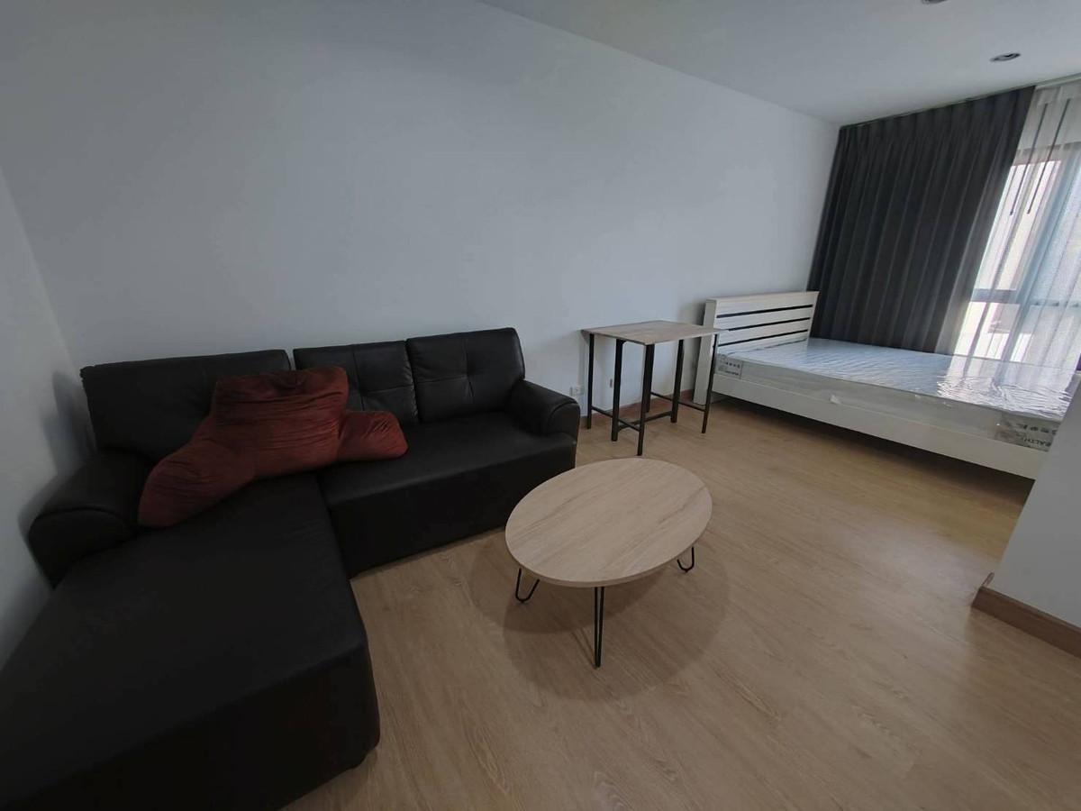 ขายคอนโดวิภาวดี ดอนเมือง หลักสี่ : ขาย คอนโดรีเจ้นท์โฮม 18 แจ้งวัฒนะ(Regent Home 18) ห้อวสวยมาก  ติดรถไฟฟ้า สองสาย ตึก E ชั้น3 ราคา 1.67 ล้านบาท