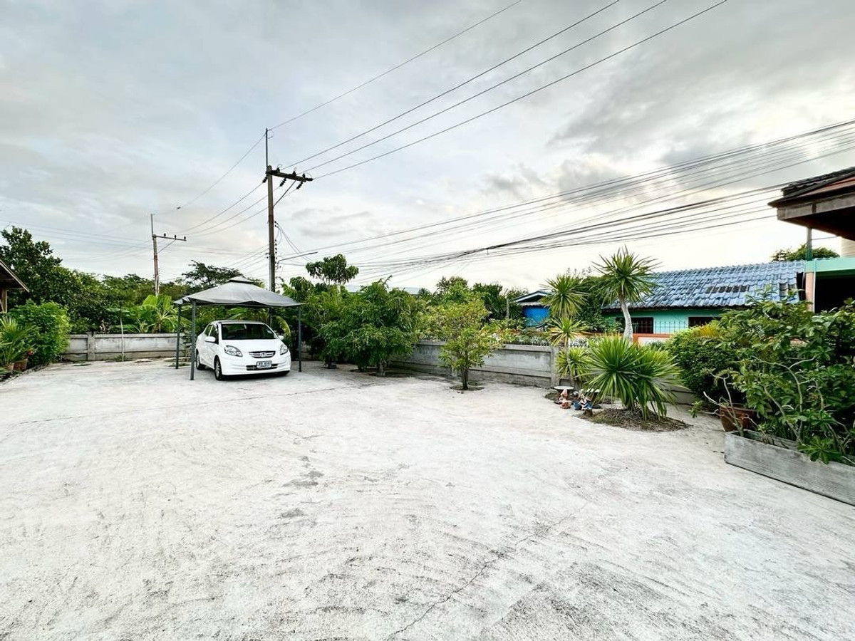 For SaleHousePattaya, Bangsaen, Chonburi : Single house for sale Two houses in the same area Near Jomtien Beach, Pattaya, 200 sq m, 5 bedrooms, 4 bathrooms