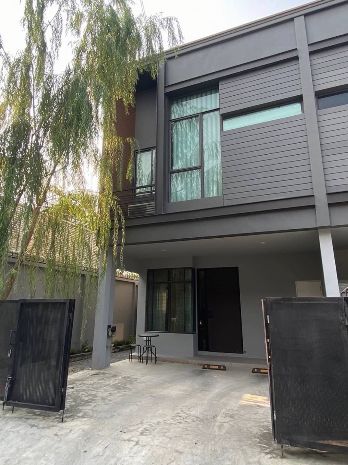 For RentTownhomePattanakan, Srinakarin : Townhome for Rent Verve Rama 9 2 Bedrooms 113 sq.m Pet-Friendly Near Rama 9 Area
