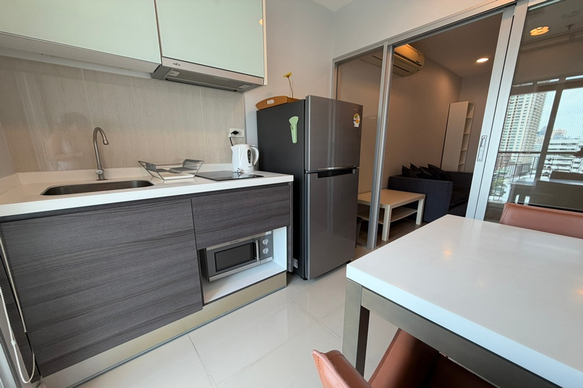 ให้เช่าคอนโดสาทร นราธิวาส : 🔥 เช่าด่วน !! Centric Sathorn -St.Louis, 1 ห้องนอน, 1 ห้องน้ำ, วิวเมือง, ห้องทิศตะวันออก, ชั้นสูง 11++, ห้องหายาก, ครัวปิด !!🔥Code C20240200442 แต่งครบ, พร้อมเข้าอยู่📣📣