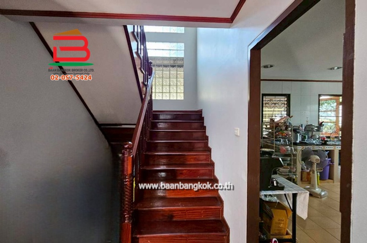 For SaleLandPattanakan, Srinakarin : Land with buildings, area 1 rai, Soi On Nut 17, Intersection 13, Sukhumvit Road 77, Suan Luang Subdistrict, Suan Luang District.