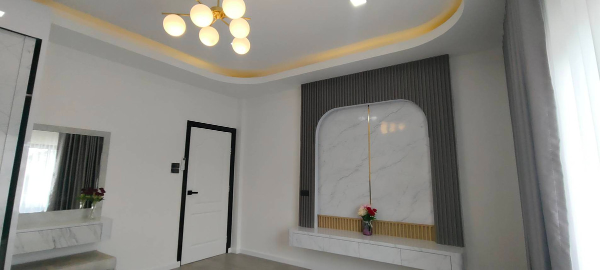 For SaleTownhomePattaya, Bangsaen, Chonburi : Chatkaew Group Village Phase 1 / 2 Bedrooms (FOR SALE) BEWN141