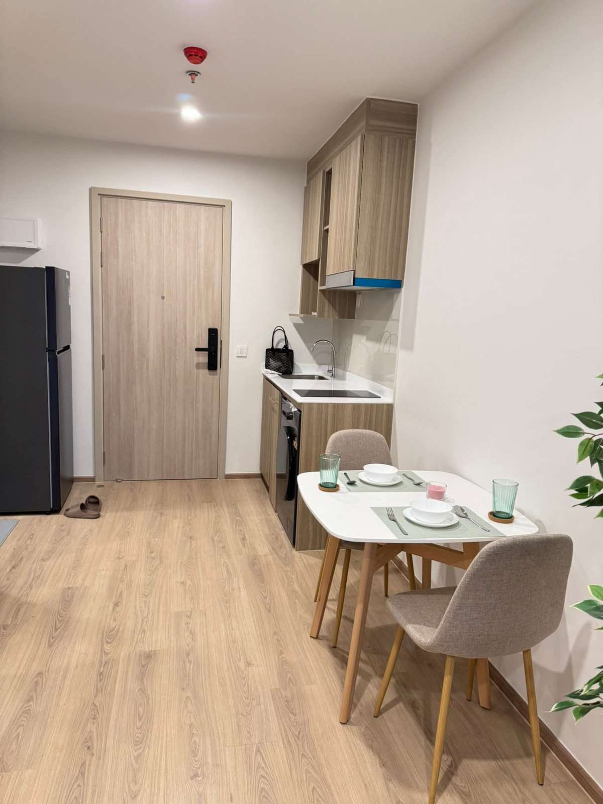 ให้เช่าคอนโดคลองเตย กล้วยน้ำไท : 💥CP-10555💥ว่าง ให้ เช่า ไลฟ์ พระราม 4 - อโศก👉แอดไลน์ @luxeliving 