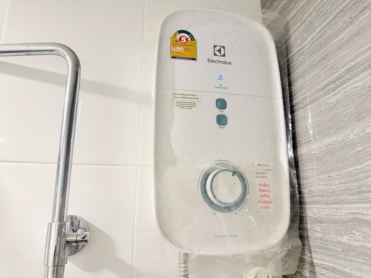 For RentCondoBangna, Bearing, Lasalle : knights bridge collage condo Sukumvit 107