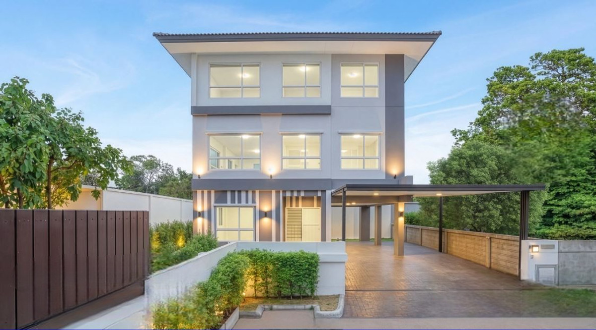 For SaleHouseRama5, Ratchapruek, Bangkruai : Large 3-storey detached house, newly renovated, Casa Premium project. Ratchaphruek-Rama 5