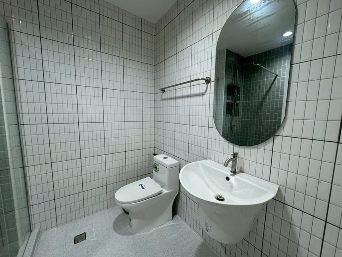 ขายทาวน์โฮมโชคชัย4 ลาดพร้าว71 : ทาวน์เฮ้าส์รีโนเวทใหม่ ม.เลิศอุบล นาคนิวาส 48 (ลาดพร้าว) ขนาด 16 ตารางวา 2 ห้องนอน ถนนนาคนิวาส แขวงลาดพร้าว เขตลาดพร้าว กรุงเทพมหานคร