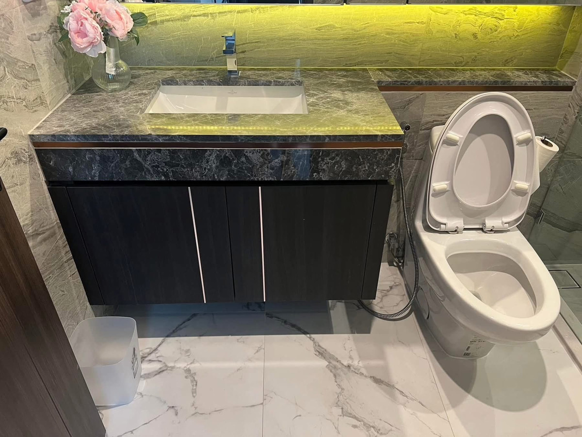 ให้เช่าคอนโดสุขุมวิท อโศก ทองหล่อ : ปล่อยเช่า คอนโด Luxury ใกล้ BTSทองหล่อ | Laviq Sukhumvit 57 | 1 ห้องนอนชั้นสูง ใกล้ Market Place ทองหล่อ มีรถรับ-ส่งBTS