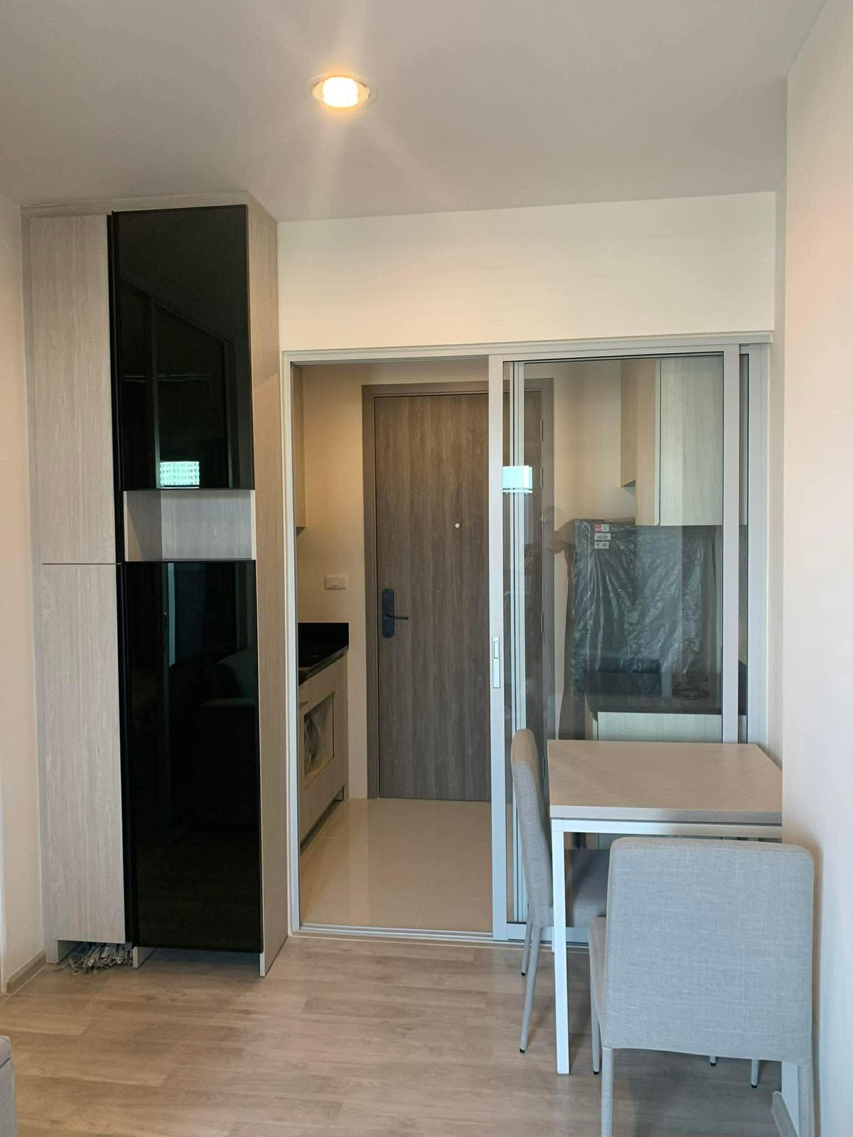 For RentCondoRamkhamhaeng, Hua Mak : New condo for rent, Niche Mono Ramkhamhaeng, next to MRT Ramkhamhaeng 34, near Ramkhamhaeng Hospital.