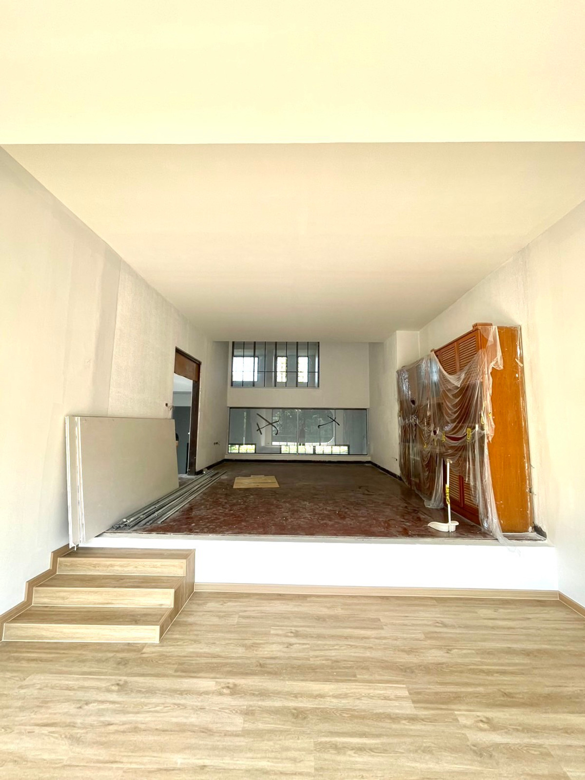 For RentTownhomeSukhumvit, Asoke, Thonglor : Townhouse for rent near Sukhumvit 31, can be used as a home office. Newly renovated, ready to move in