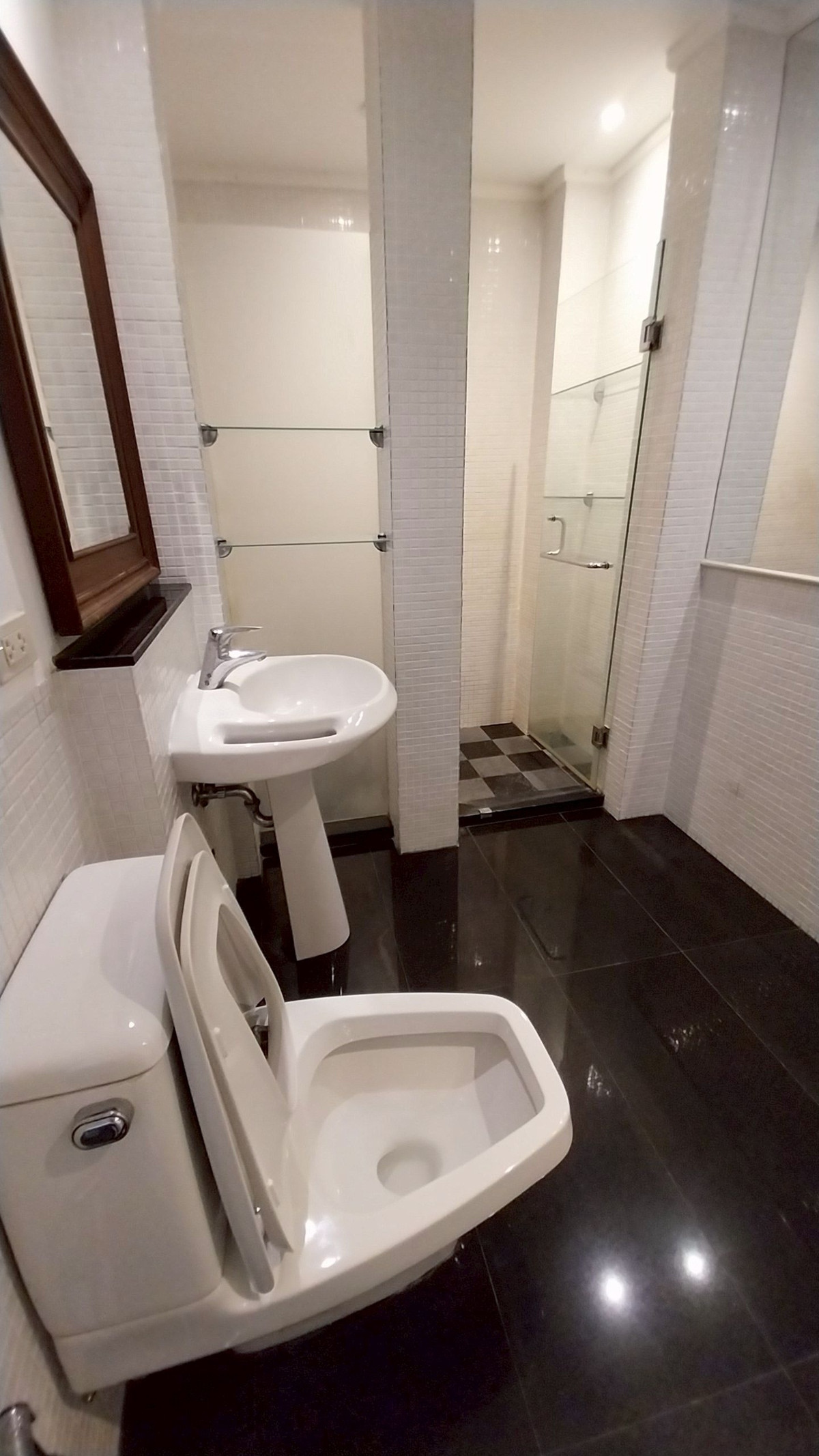 ขายคอนโดนานา : 🔥ขายด่วน🔥คอนโด Liberty Park2 >> สุขุมวิท 11 ใกล้ BTS นานา 123.19 ตร.ม. 2 ห้องนอน 2 ห้องน้ำ เฟอร์นิเจอร์ครบ 📢 ราคา 8,900,000 บาท