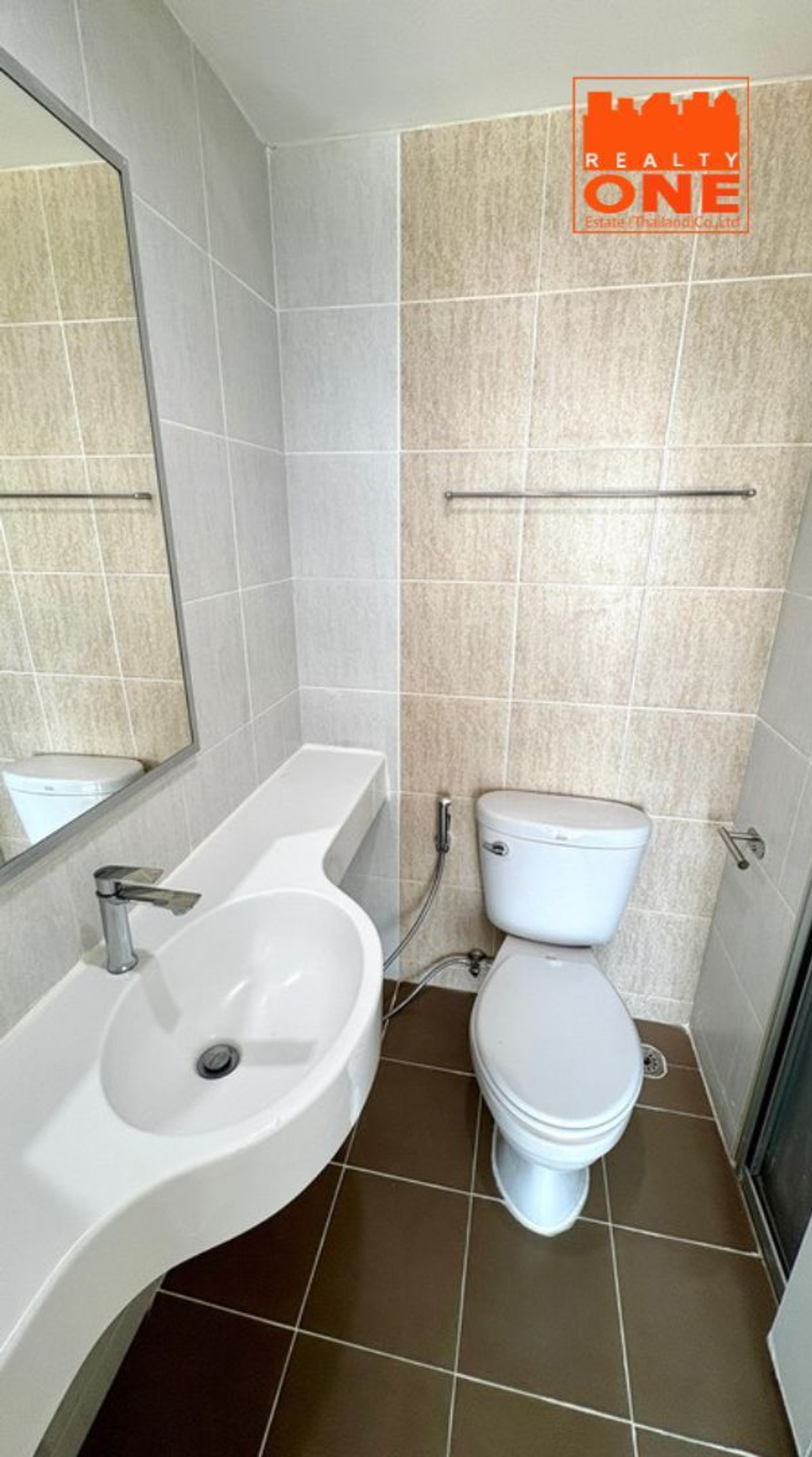 ขายคอนโดอ่อนนุช อุดมสุข : ขายด่วน! ห้องสวยรีโนเวทใหม่ ลุมพินี วิลล์ สุขุมวิท 77 เฟส 2 ติดถนนอ่อนนุช (Lumpini Ville Sukhumvit 77 Phase 2)