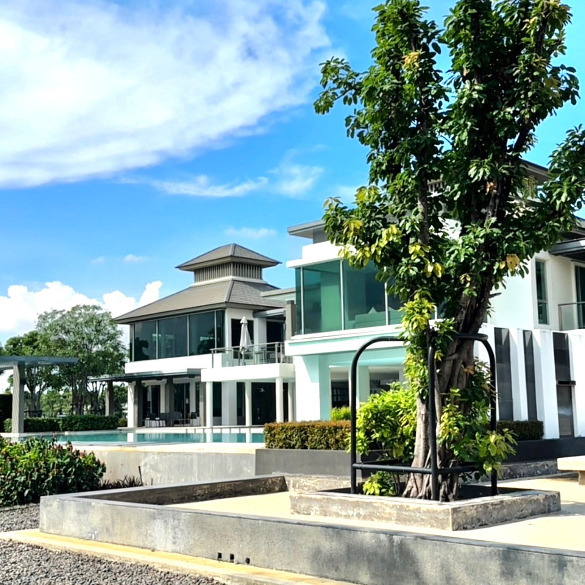 ขายบ้านนวมินทร์ รามอินทรา : ขายบ้านโครงการคุณภาพ วิวทะเลสาบ บรรยากาศดี 