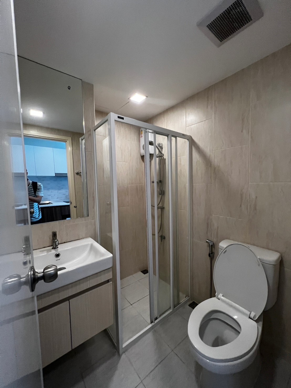 ขายคอนโดโชคชัย4 ลาดพร้าว71 : ขายคอนโด พร้อมอยู่!! ใกล้ รถไฟฟ้า สถานีโชคชัย 4 ยินดีให้คำปรึกษา จองก่อนได้ก่อน✨แอทโมท ลาดพร้าว 71