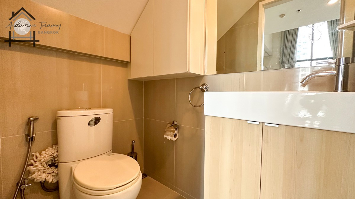 ขายคอนโดพระราม 9 เพชรบุรีตัดใหม่ RCA : Villa Asoke / Duplex 1 Bedroom (SALE WITH TENANT), วิลล่า อโศก / ดูเพล็กซ์ 1 ห้องนอน (ขายพร้อมผู้เช่า) TARN311