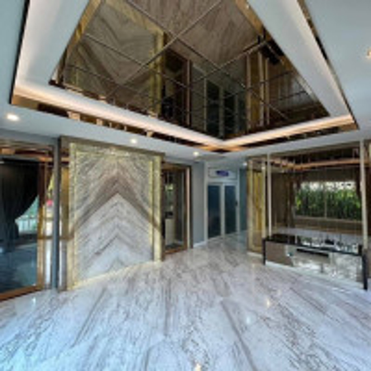 HousePinklao, Charansanitwong : Sell/rent a luxury house, The Grand Pinklao (De Pine zone), large house, 400 sq m, 3 bedrooms, 4 bathrooms, 21.5 million (rent 150,000), land width 118 sq m, furniture + complete set of electrical appliances, near Mahidol University.