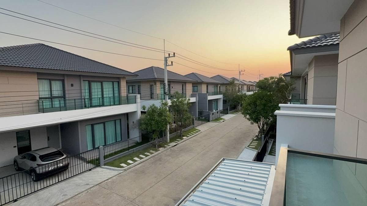 ให้เช่าบ้านปทุมธานี รังสิต ธรรมศาสตร์ : ให้เช่าบ้านเดี่ยว เซนโทร พหลฯ - วิภาวดี 3 ใกล้ โฮมโปรรังสิต เพียง 4 นาที