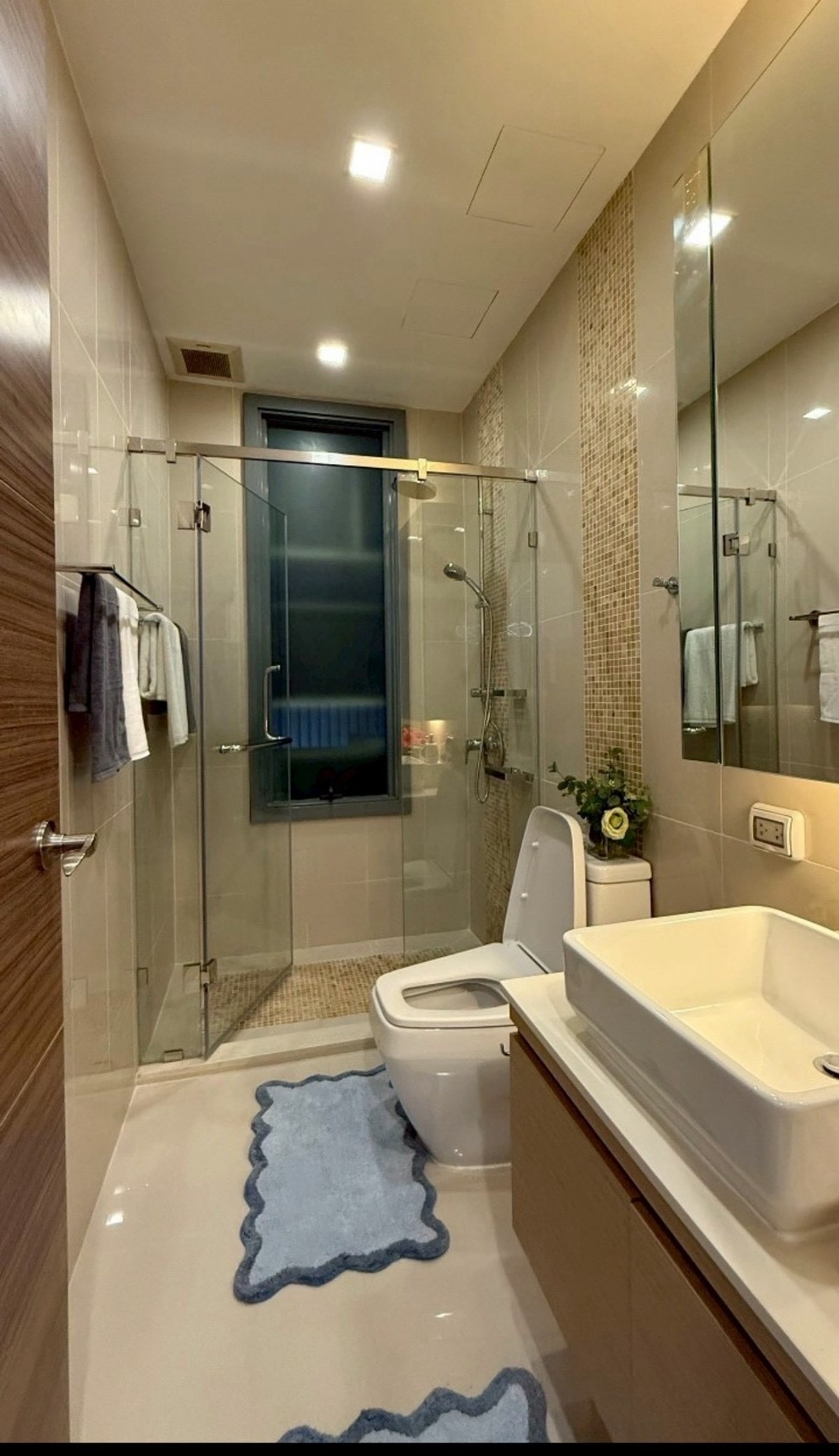 ขายคอนโดพระราม 9 เพชรบุรีตัดใหม่ RCA : ขาย ด่วน Q Asoke คิว อโศก 2ห้องนอน 1ห้องน้ำ (ห้องใหม่ทั้งหมด ไม่เคยปล่อยเช่า)