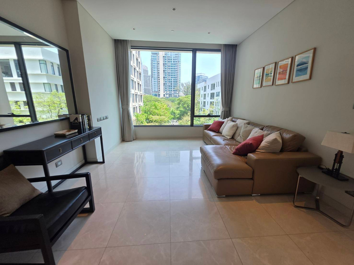 For RentCondoWitthayu, Chidlom, Langsuan, Ploenchit : Sindhorn Residence: 75sqm. 1bed 1bath 75,000/mth. Rare Corner unit Am: 0656199198