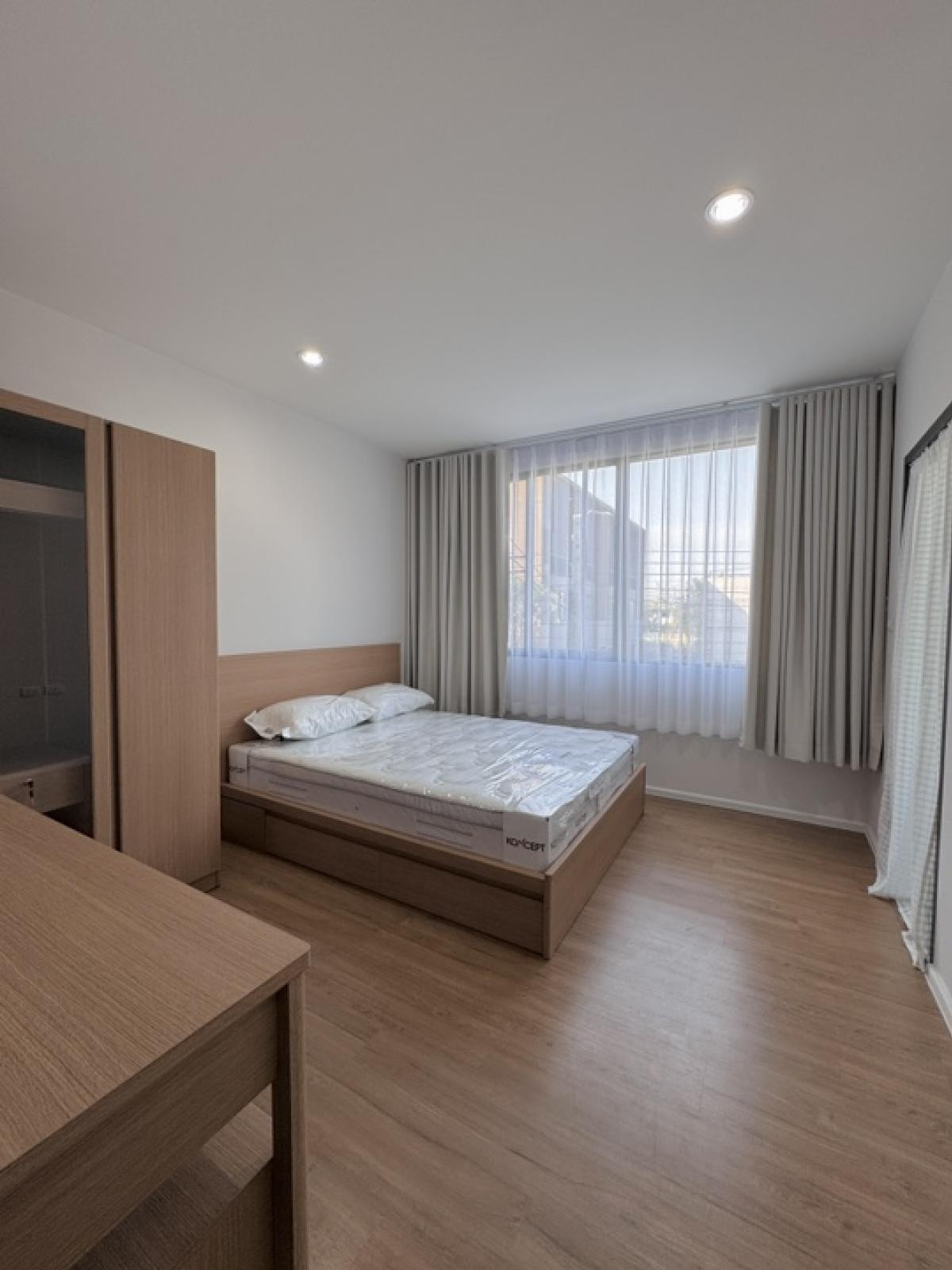 ให้เช่าทาวน์โฮมมีนบุรี-ร่มเกล้า : RH033826 ให้เช่า ทาวน์โฮมใหม่ 3ชั้น 3 ห้องนอน at บ้านกลางเมือง พระราม9-กรุงเทพกรีฑา ตกแต่งครบ พร้อมเข้าอยู่