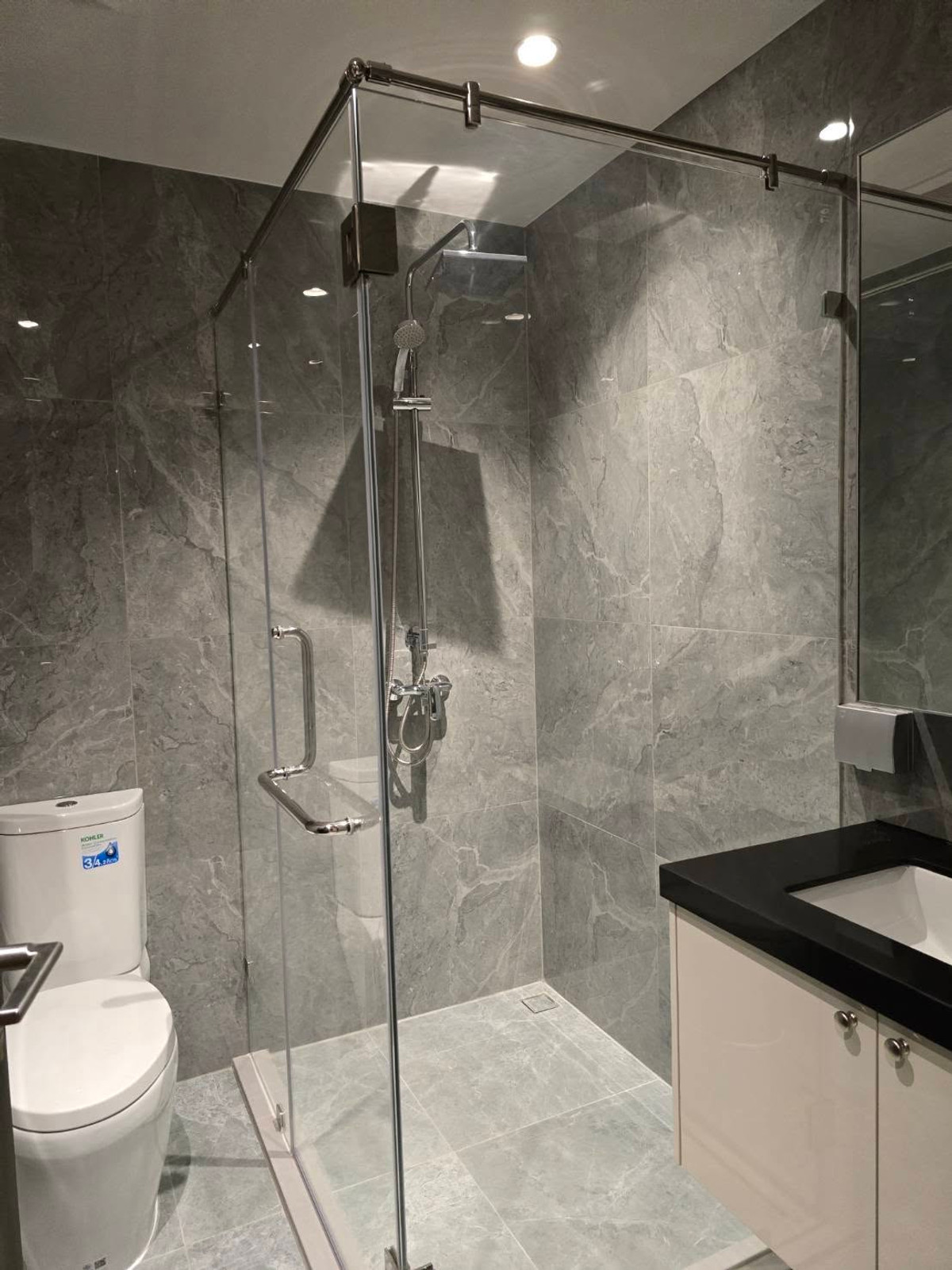 ให้เช่าคอนโดสาทร นราธิวาส : 🏢✨ ให้เช่า One Altitude เจริญกรุง💎 ห้องใหม่แกะกล่อง Fully Furnished สไตล์ Modern Luxury