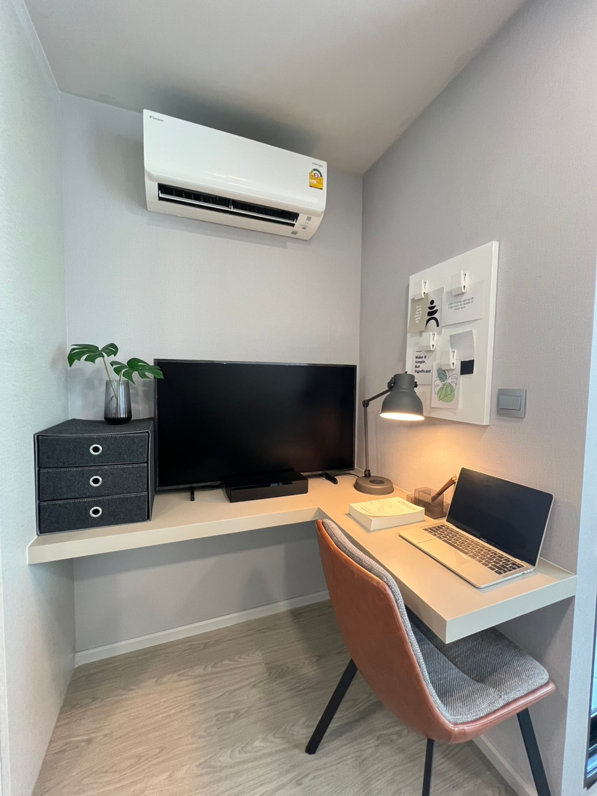 CondoOnnut, Udomsuk : urgent!!!! Reserve 999.- finished! 1 Bedroom room from 2.1 million, special price only 1.79 million baht. If interested in viewing the actual room, contact Khun Kot at 065-7161657.