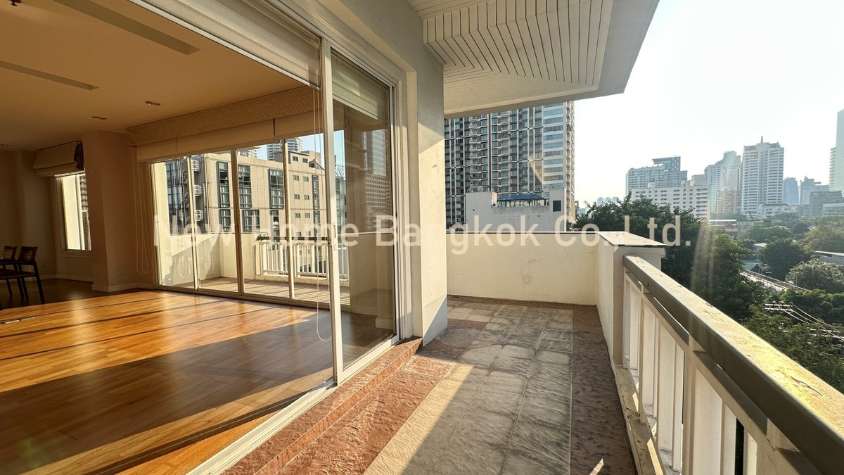For RentCondoSathorn, Narathiwat : Luxury Condo for Rent – Sathorn | 250 sqm Corner Unit