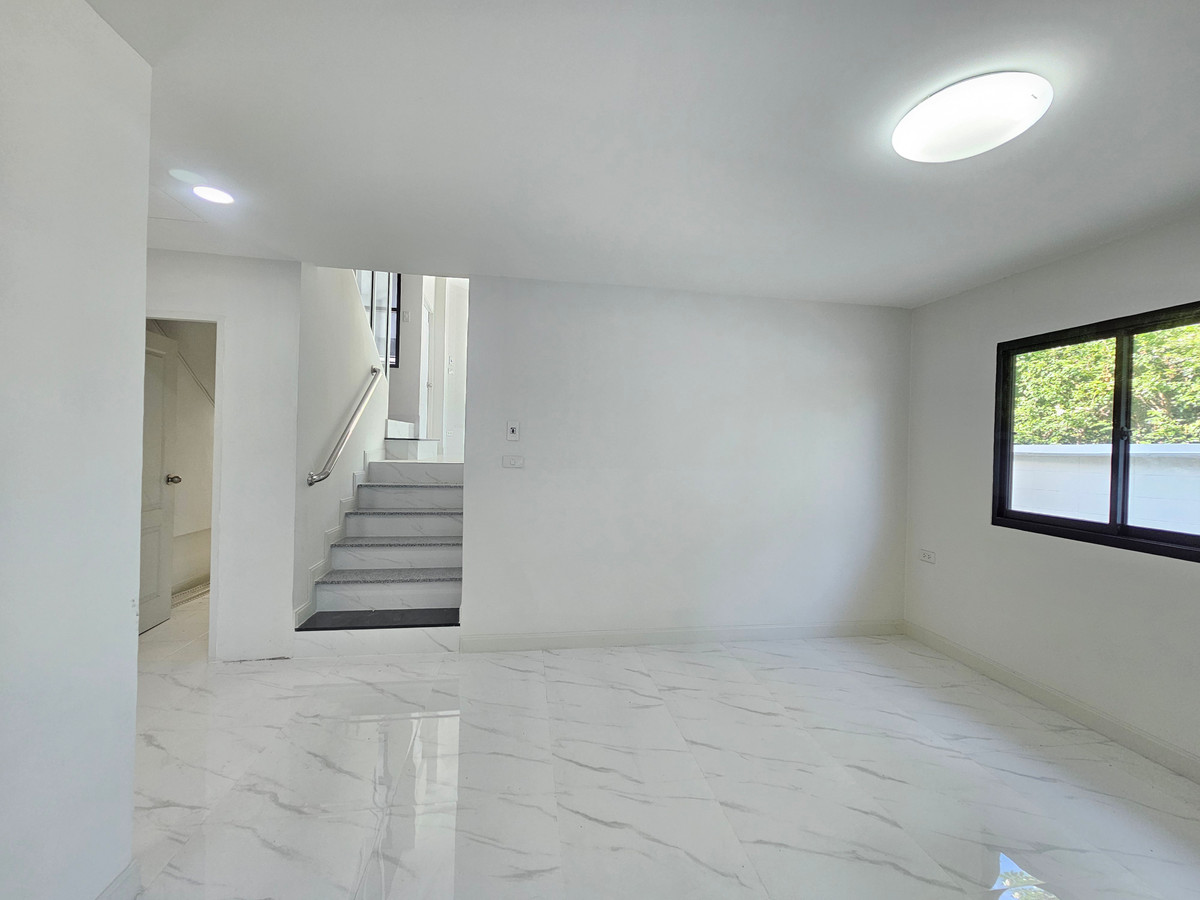 ขายบ้านพุทธมณฑล ศาลายา : ขาย!!! บ้านเดี่ยว 2 ชั้น พื้นที่ 62.3 ตร.วา @ หมู่บ้านสวนดอกไม้-ซ.บรมราชชนนี 105 เขตทวีวัฒนา, กรุงเทพฯ